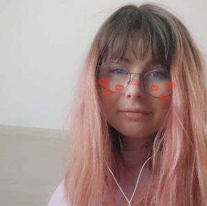 Meet your Posher, Danika